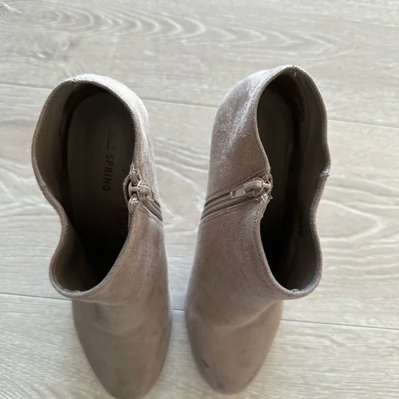 Call it Spring Heels - Picture 8 of 8